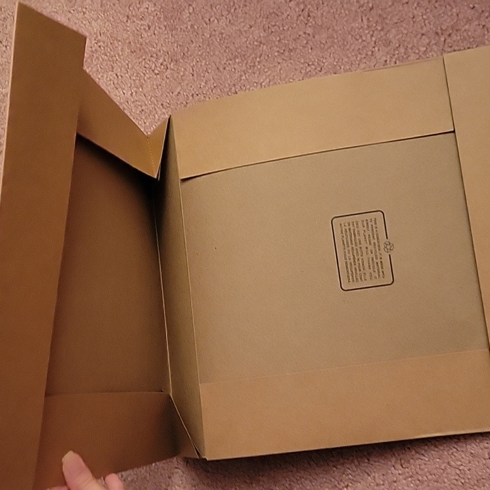 Coach Box - Picture 7 of 7